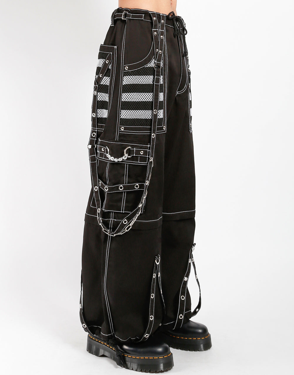 Gothic Hose Unisex Schwarz Weiß mit Ketten & Trägern – Cyberpunk Techwear