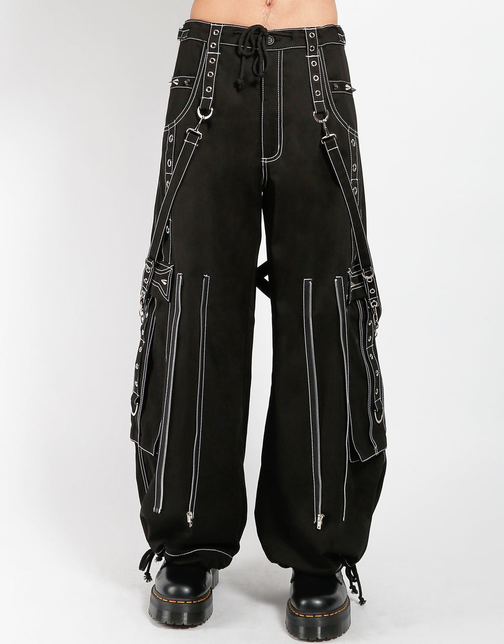 Gothic Hose Schwarz Weiß – Totenkopf, Riemen, D-Ringe, tiefe Taschen, Unisex
